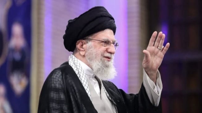 Pemimpin Tertinggi Iran Ayatollah Ali Khamenei Dilaporkan Tewas dalam Serangan Udara AS-Israel